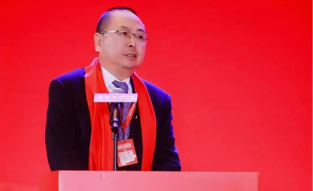 20250107 黄董 商业向善，坚持做正确的事.png